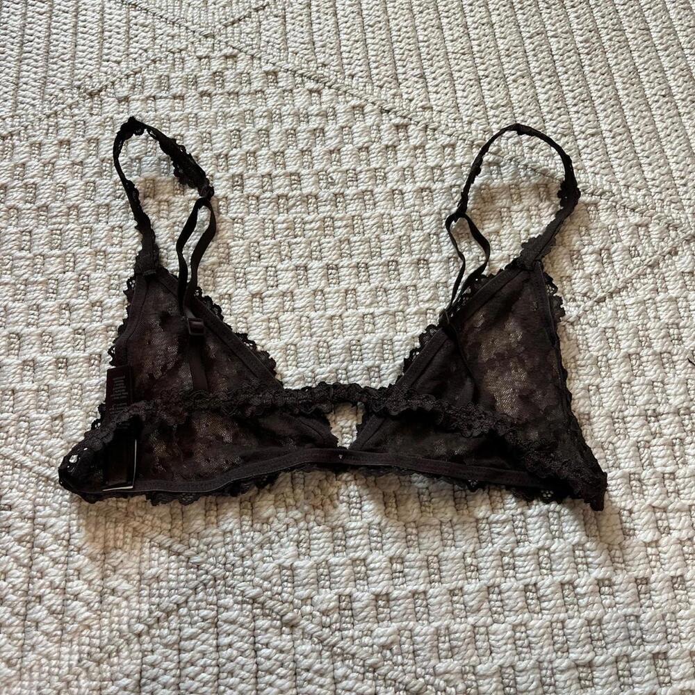 SOLD Skims Stretch Lace Bralette